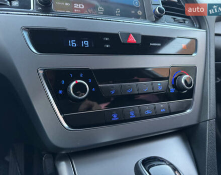 Білий Хендай Соната, об'ємом двигуна 2 л та пробігом 161 тис. км за 9999 $, фото 38 на Automoto.ua