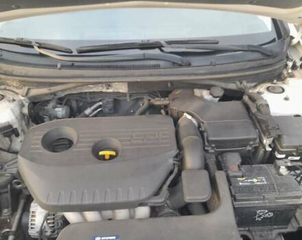 Білий Хендай Соната, об'ємом двигуна 2 л та пробігом 303 тис. км за 11500 $, фото 18 на Automoto.ua