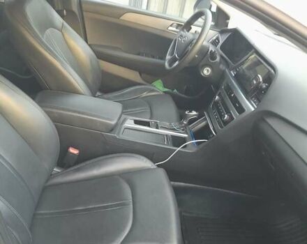 Білий Хендай Соната, об'ємом двигуна 2 л та пробігом 303 тис. км за 11500 $, фото 17 на Automoto.ua