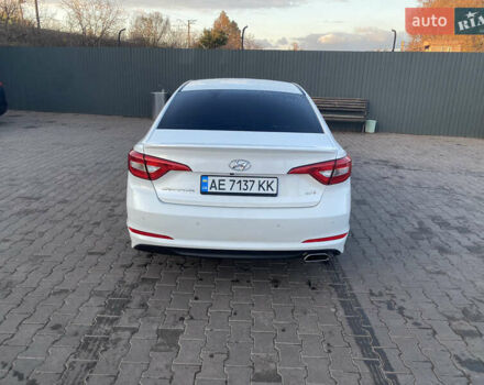 Белый Хендай Соната, объемом двигателя 2 л и пробегом 190 тыс. км за 11500 $, фото 2 на Automoto.ua