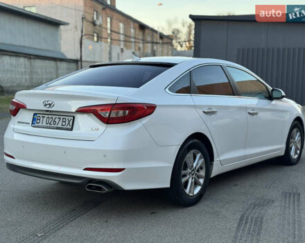 Білий Хендай Соната, об'ємом двигуна 2 л та пробігом 161 тис. км за 9999 $, фото 4 на Automoto.ua