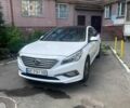 Белый Хендай Соната, объемом двигателя 2 л и пробегом 251 тыс. км за 11000 $, фото 1 на Automoto.ua