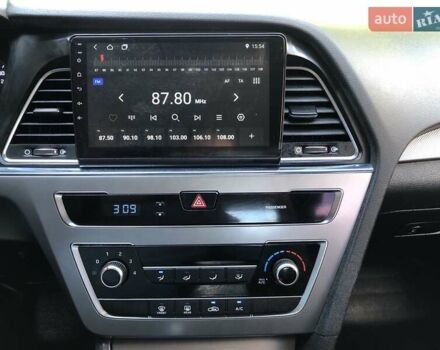 Білий Хендай Соната, об'ємом двигуна 2 л та пробігом 386 тис. км за 10390 $, фото 15 на Automoto.ua