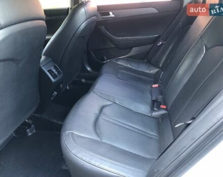 Білий Хендай Соната, об'ємом двигуна 2 л та пробігом 386 тис. км за 10390 $, фото 11 на Automoto.ua