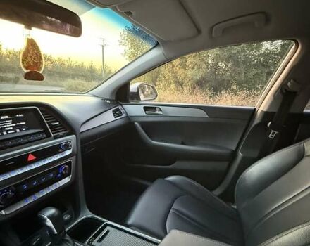 Білий Хендай Соната, об'ємом двигуна 2.02 л та пробігом 260 тис. км за 13500 $, фото 2 на Automoto.ua