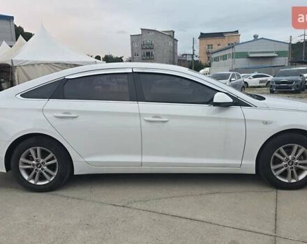Білий Хендай Соната, об'ємом двигуна 2 л та пробігом 415 тис. км за 9490 $, фото 5 на Automoto.ua