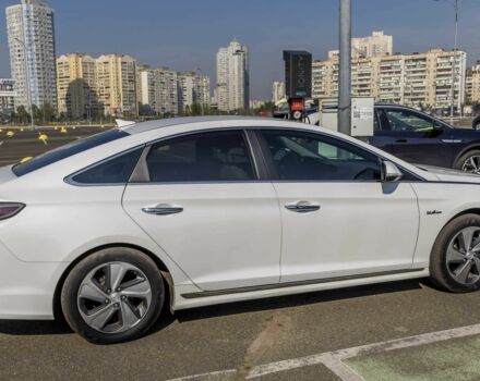Белый Хендай Соната, объемом двигателя 2 л и пробегом 129 тыс. км за 15395 $, фото 8 на Automoto.ua