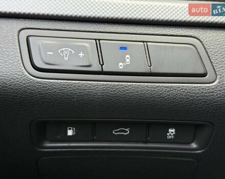 Білий Хендай Соната, об'ємом двигуна 2.36 л та пробігом 57 тис. км за 15950 $, фото 29 на Automoto.ua