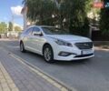 Білий Хендай Соната, об'ємом двигуна 2 л та пробігом 444 тис. км за 9990 $, фото 2 на Automoto.ua