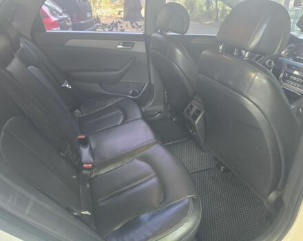 Білий Хендай Соната, об'ємом двигуна 2 л та пробігом 205 тис. км за 9800 $, фото 4 на Automoto.ua