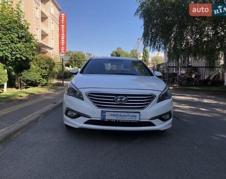 Білий Хендай Соната, об'ємом двигуна 2 л та пробігом 444 тис. км за 9990 $, фото 1 на Automoto.ua