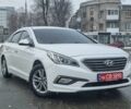 Белый Хендай Соната, объемом двигателя 2 л и пробегом 226 тыс. км за 13750 $, фото 1 на Automoto.ua