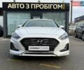 Білий Хендай Соната, об'ємом двигуна 2.36 л та пробігом 57 тис. км за 15950 $, фото 1 на Automoto.ua