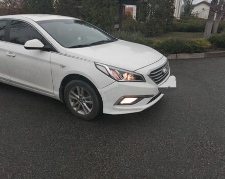 Белый Хендай Соната, объемом двигателя 2 л и пробегом 555 тыс. км за 7500 $, фото 1 на Automoto.ua