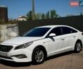 Белый Хендай Соната, объемом двигателя 2 л и пробегом 500 тыс. км за 7500 $, фото 1 на Automoto.ua