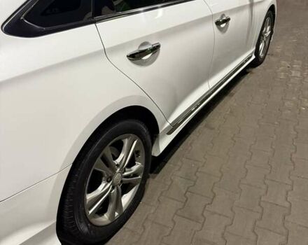 Белый Хендай Соната, объемом двигателя 2.36 л и пробегом 80 тыс. км за 13000 $, фото 13 на Automoto.ua