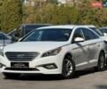 Белый Хендай Соната, объемом двигателя 2.36 л и пробегом 194 тыс. км за 9900 $, фото 1 на Automoto.ua