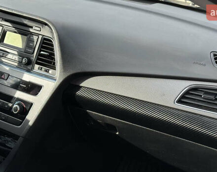 Белый Хендай Соната, объемом двигателя 2 л и пробегом 385 тыс. км за 9100 $, фото 8 на Automoto.ua