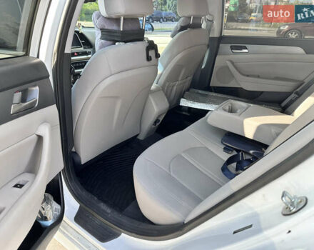 Белый Хендай Соната, объемом двигателя 2.36 л и пробегом 83 тыс. км за 13500 $, фото 14 на Automoto.ua