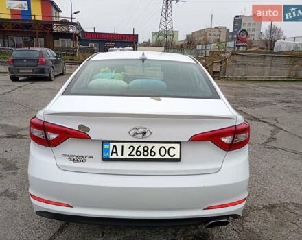 Белый Хендай Соната, объемом двигателя 2.4 л и пробегом 153 тыс. км за 10200 $, фото 6 на Automoto.ua