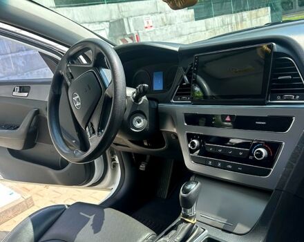 Белый Хендай Соната, объемом двигателя 2 л и пробегом 0 тыс. км за 10500 $, фото 2 на Automoto.ua