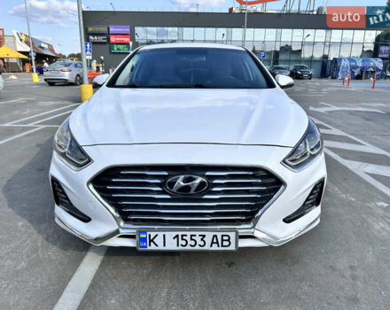 Белый Хендай Соната, объемом двигателя 2.36 л и пробегом 83 тыс. км за 13500 $, фото 1 на Automoto.ua