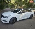 Белый Хендай Соната, объемом двигателя 2 л и пробегом 205 тыс. км за 10000 $, фото 1 на Automoto.ua