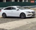 Белый Хендай Соната, объемом двигателя 2 л и пробегом 380 тыс. км за 12000 $, фото 1 на Automoto.ua
