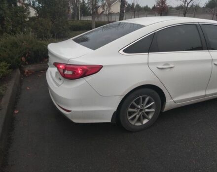 Белый Хендай Соната, объемом двигателя 2 л и пробегом 555 тыс. км за 7500 $, фото 4 на Automoto.ua