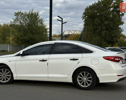 Белый Хендай Соната, объемом двигателя 2 л и пробегом 385 тыс. км за 9100 $, фото 5 на Automoto.ua