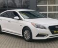 Белый Хендай Соната, объемом двигателя 2 л и пробегом 128 тыс. км за 16200 $, фото 1 на Automoto.ua
