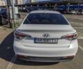 Белый Хендай Соната, объемом двигателя 2 л и пробегом 129 тыс. км за 15395 $, фото 6 на Automoto.ua