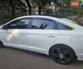 Белый Хендай Соната, объемом двигателя 2 л и пробегом 205 тыс. км за 10000 $, фото 6 на Automoto.ua