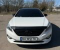 Белый Хендай Соната, объемом двигателя 2 л и пробегом 205 тыс. км за 8999 $, фото 1 на Automoto.ua