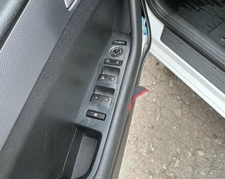 Білий Хендай Соната, об'ємом двигуна 2 л та пробігом 315 тис. км за 10300 $, фото 5 на Automoto.ua