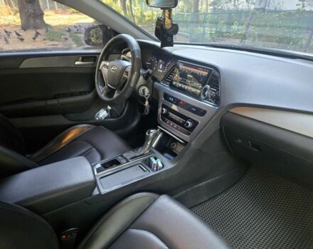 Білий Хендай Соната, об'ємом двигуна 2 л та пробігом 205 тис. км за 9800 $, фото 13 на Automoto.ua