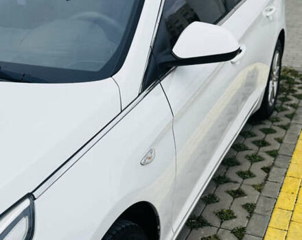 Білий Хендай Соната, об'ємом двигуна 2 л та пробігом 378 тис. км за 11300 $, фото 10 на Automoto.ua