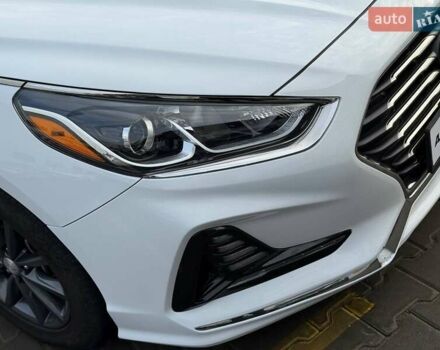 Білий Хендай Соната, об'ємом двигуна 2.36 л та пробігом 57 тис. км за 15950 $, фото 9 на Automoto.ua