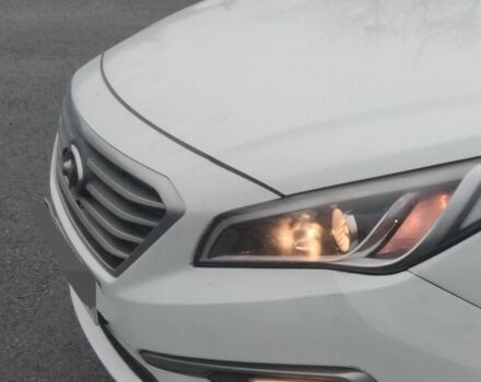 Белый Хендай Соната, объемом двигателя 2 л и пробегом 555 тыс. км за 7500 $, фото 2 на Automoto.ua