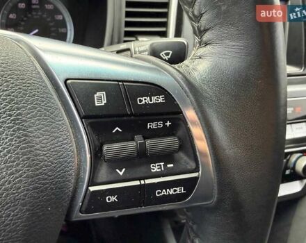 Білий Хендай Соната, об'ємом двигуна 2.36 л та пробігом 57 тис. км за 15950 $, фото 26 на Automoto.ua