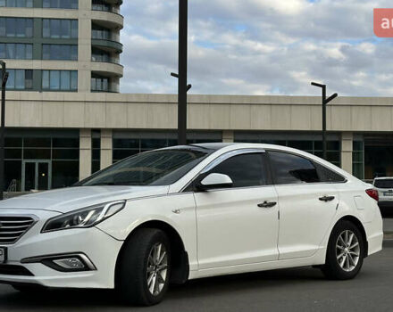Белый Хендай Соната, объемом двигателя 2 л и пробегом 385 тыс. км за 9100 $, фото 6 на Automoto.ua