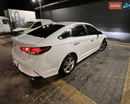 Хендай Соната 2017 в Белой Церкве на Automoto.ua Белый Хендай Соната, объемом двигателя 2.36 л и пробегом 142 тыс. км за 15000 $, фото 4 на Automoto.ua