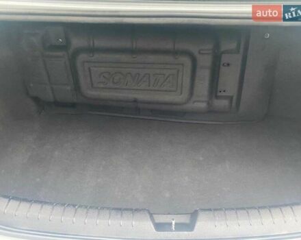 Белый Хендай Соната, объемом двигателя 2 л и пробегом 394 тыс. км за 10290 $, фото 6 на Automoto.ua