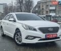 Білий Хендай Соната, об'ємом двигуна 2 л та пробігом 226 тис. км за 13750 $, фото 1 на Automoto.ua