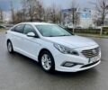 Білий Хендай Соната, об'ємом двигуна 2 л та пробігом 350 тис. км за 8900 $, фото 1 на Automoto.ua