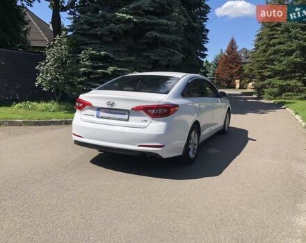 Білий Хендай Соната, об'ємом двигуна 2 л та пробігом 386 тис. км за 10390 $, фото 3 на Automoto.ua