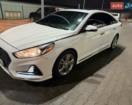 Белый Хендай Соната, объемом двигателя 2.36 л и пробегом 80 тыс. км за 13000 $, фото 2 на Automoto.ua