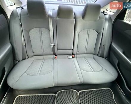 Білий Хендай Соната, об'ємом двигуна 2.36 л та пробігом 57 тис. км за 15950 $, фото 21 на Automoto.ua