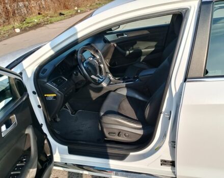 Белый Хендай Соната, объемом двигателя 2 л и пробегом 112 тыс. км за 13700 $, фото 10 на Automoto.ua