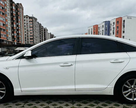 Білий Хендай Соната, об'ємом двигуна 2 л та пробігом 378 тис. км за 11300 $, фото 16 на Automoto.ua